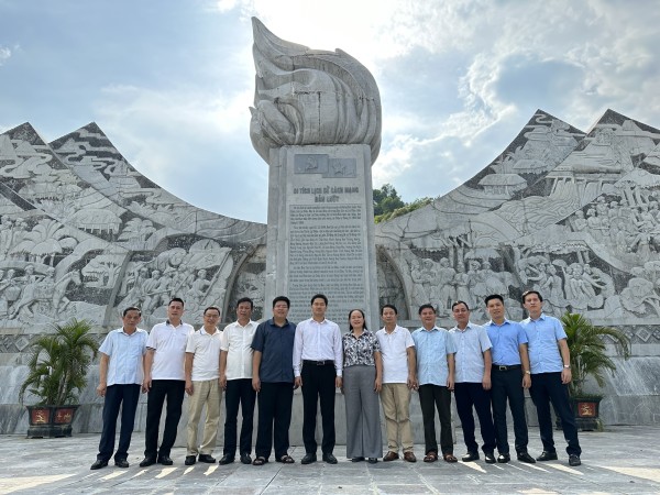 Đồng chí Vũ Mạnh Hà - Phó Bí thư Tỉnh ủy thăm và làm việc tại xổ số trực tuyến minh ngọc
