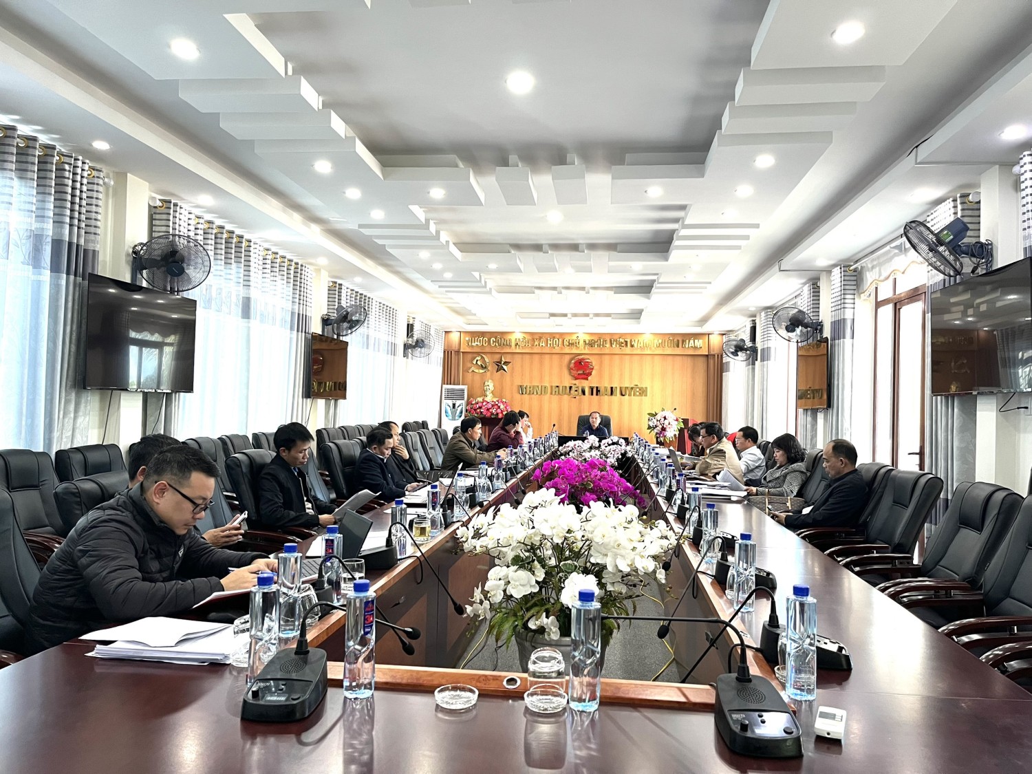 HĐND huyện Họp rút kinh nghiệm Kỳ họp thứ 15; đánh giá tình hình hoạt động tháng 12/ 2023, triển khai nhiệm vụ tháng 1 năm 2024 nhiệm kỳ 2021 – 2026